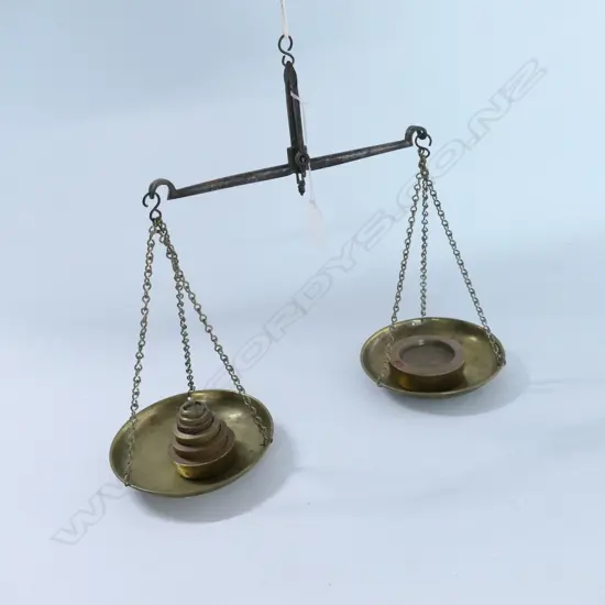 SET OF W & T AVERY (LATE T. BEACH) BRASS & STEEL BALANCE SCALES w NESTING WEIGHTS ¼oz - 16oz